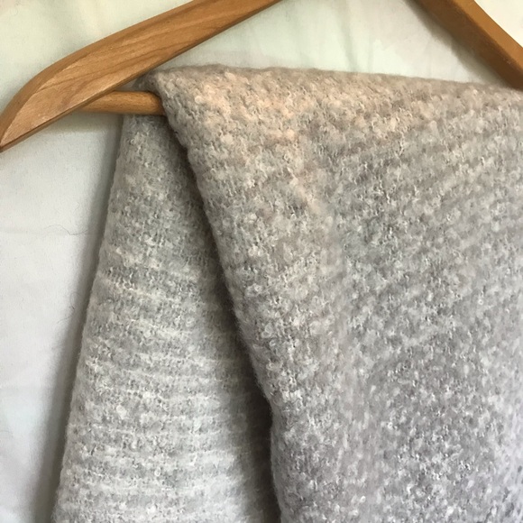 Super Soft Fringe Edge Scarf - Picture 5 of 6